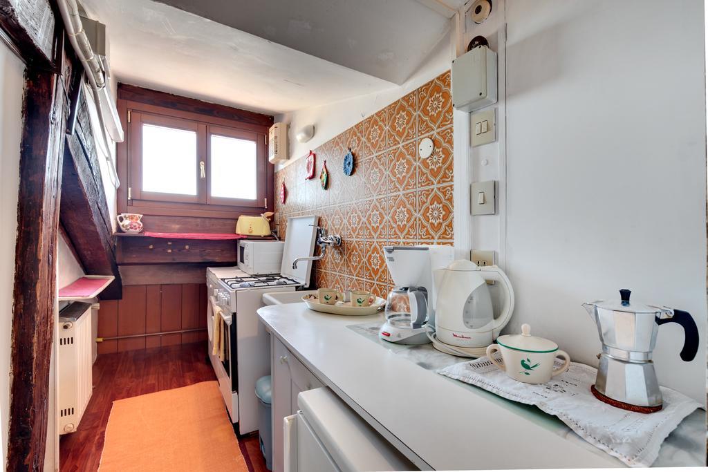 Ca' Badoer Attic Apartment Venice Exterior photo