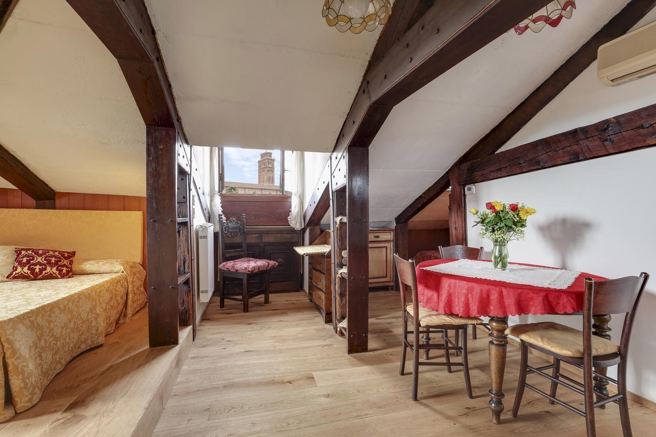 Ca' Badoer Attic Apartment Venice Exterior photo